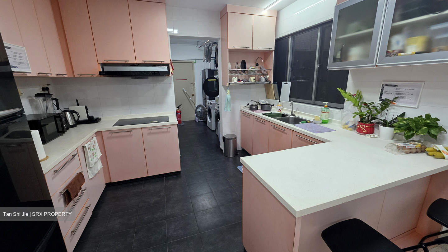Lakeview Estate (D20), Apartment #632951311